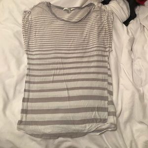 Short sleeve medium shirt